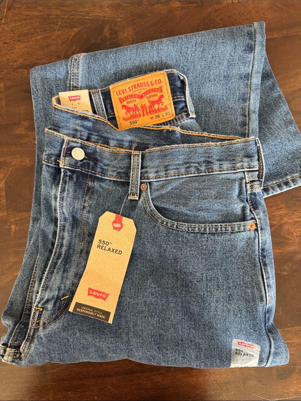 Levi's 550 Relaxed Fit Jeans in Medium Blue Denim